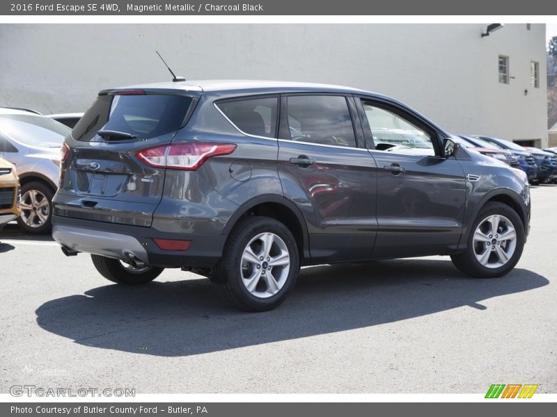 Magnetic Metallic / Charcoal Black 2016 Ford Escape SE 4WD
