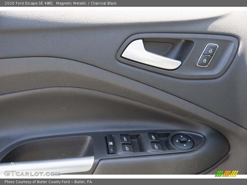 Magnetic Metallic / Charcoal Black 2016 Ford Escape SE 4WD