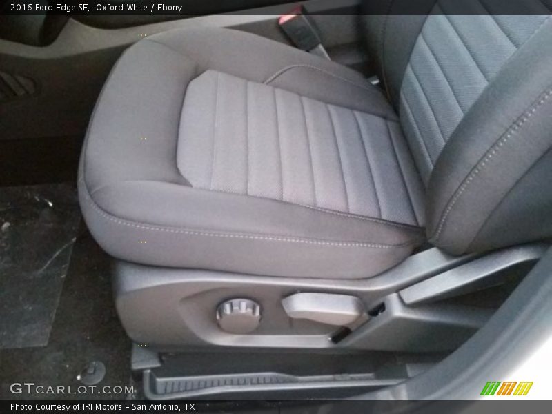 Oxford White / Ebony 2016 Ford Edge SE