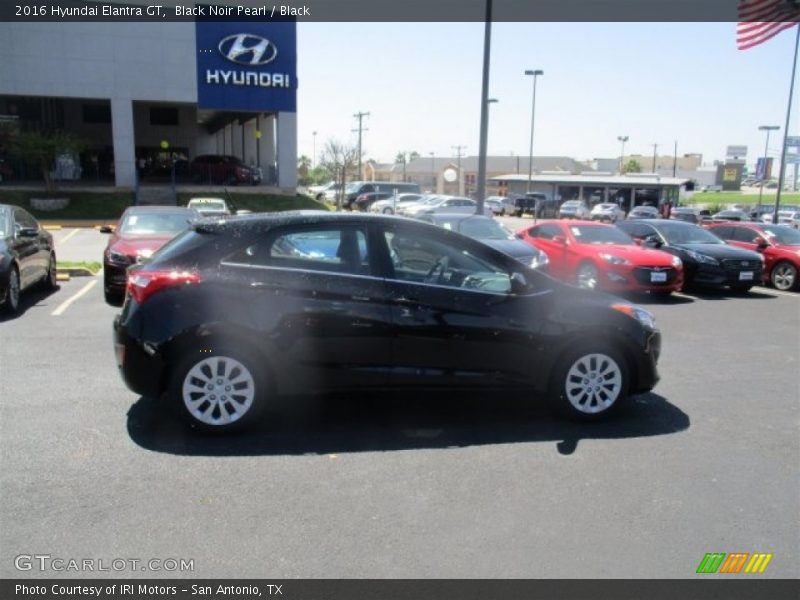 Black Noir Pearl / Black 2016 Hyundai Elantra GT