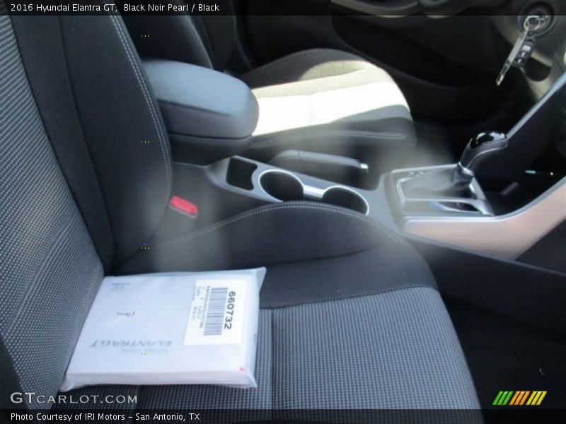 Black Noir Pearl / Black 2016 Hyundai Elantra GT