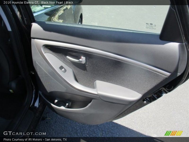 Black Noir Pearl / Black 2016 Hyundai Elantra GT