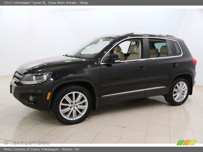 Deep Black Metallic / Beige 2013 Volkswagen Tiguan SE