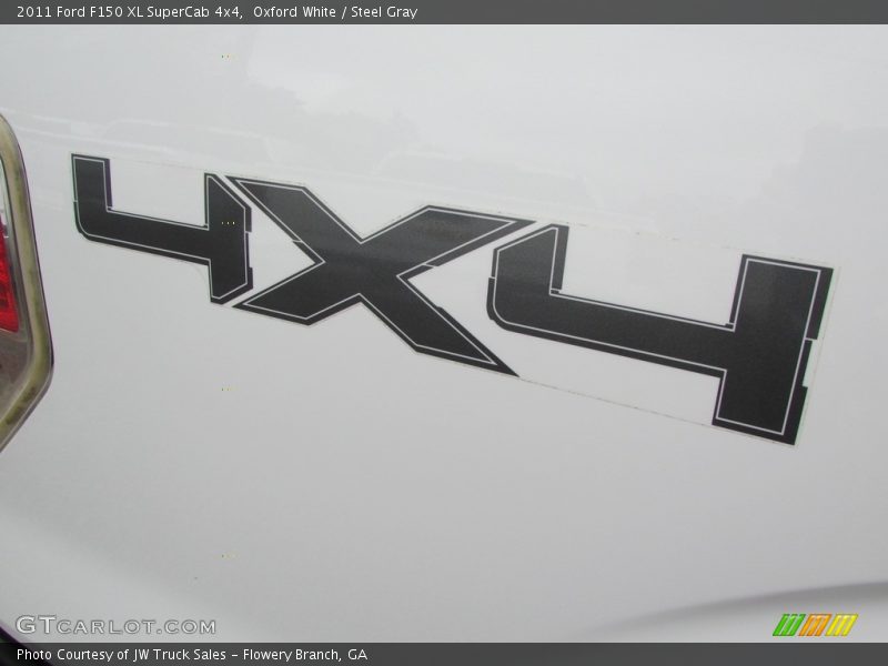 Oxford White / Steel Gray 2011 Ford F150 XL SuperCab 4x4