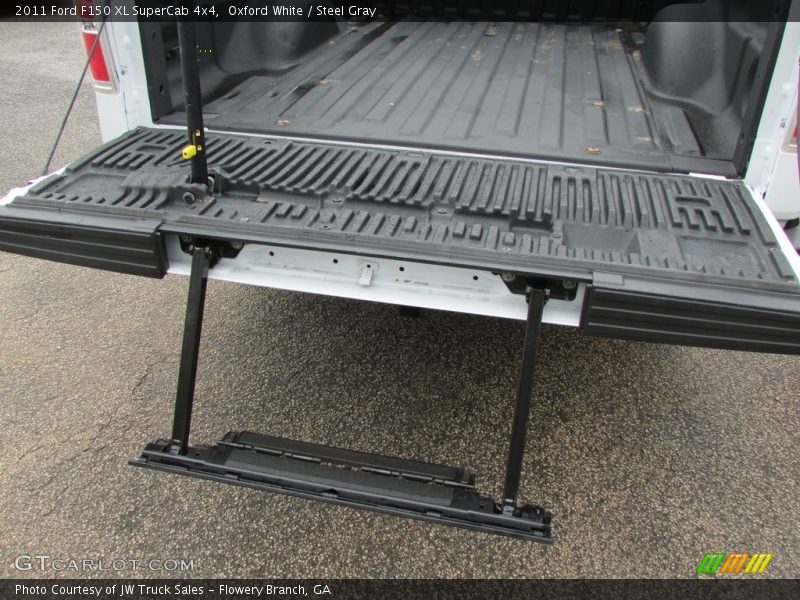 Oxford White / Steel Gray 2011 Ford F150 XL SuperCab 4x4