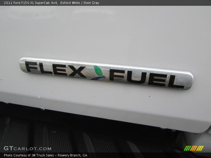 Oxford White / Steel Gray 2011 Ford F150 XL SuperCab 4x4