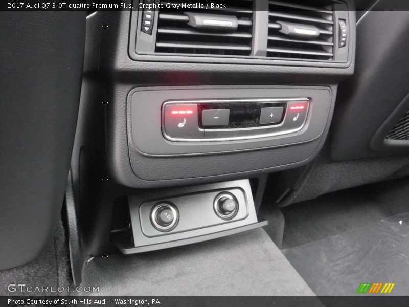 Graphite Gray Metallic / Black 2017 Audi Q7 3.0T quattro Premium Plus