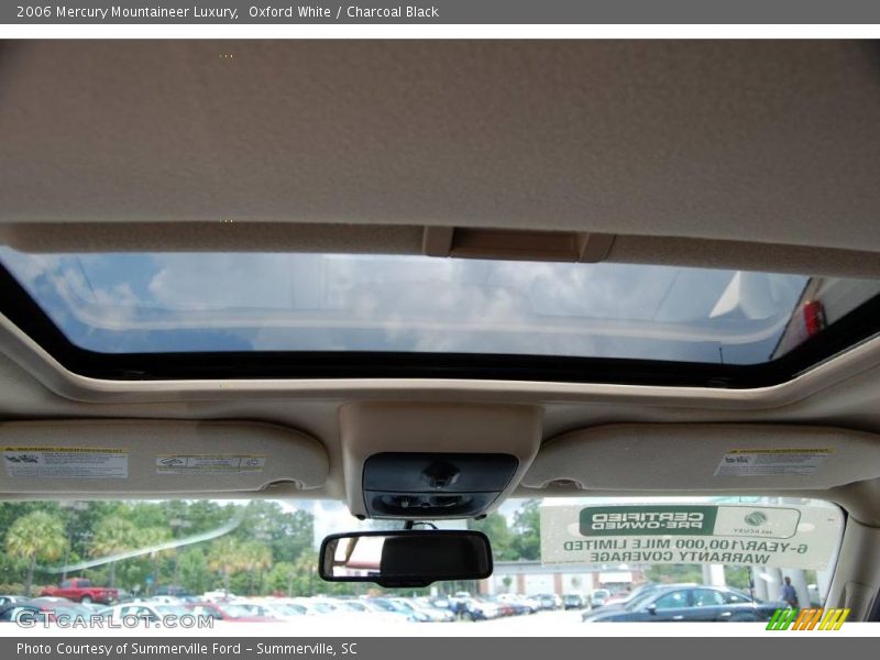 Oxford White / Charcoal Black 2006 Mercury Mountaineer Luxury