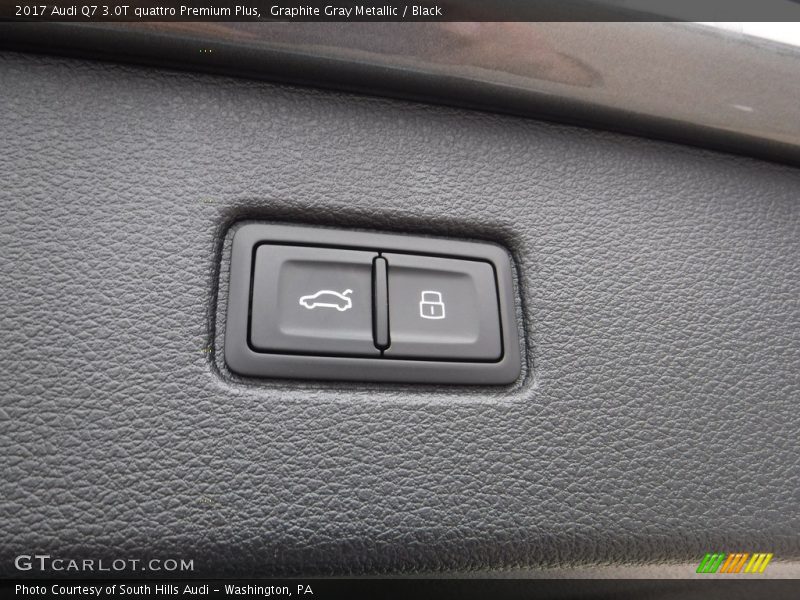 Graphite Gray Metallic / Black 2017 Audi Q7 3.0T quattro Premium Plus