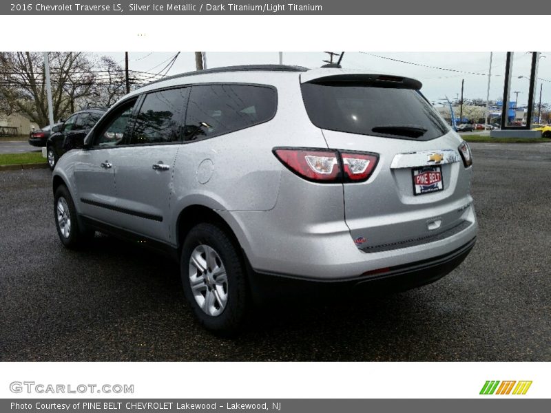 Silver Ice Metallic / Dark Titanium/Light Titanium 2016 Chevrolet Traverse LS