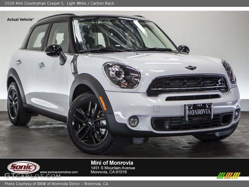 Light White / Carbon Black 2016 Mini Countryman Cooper S