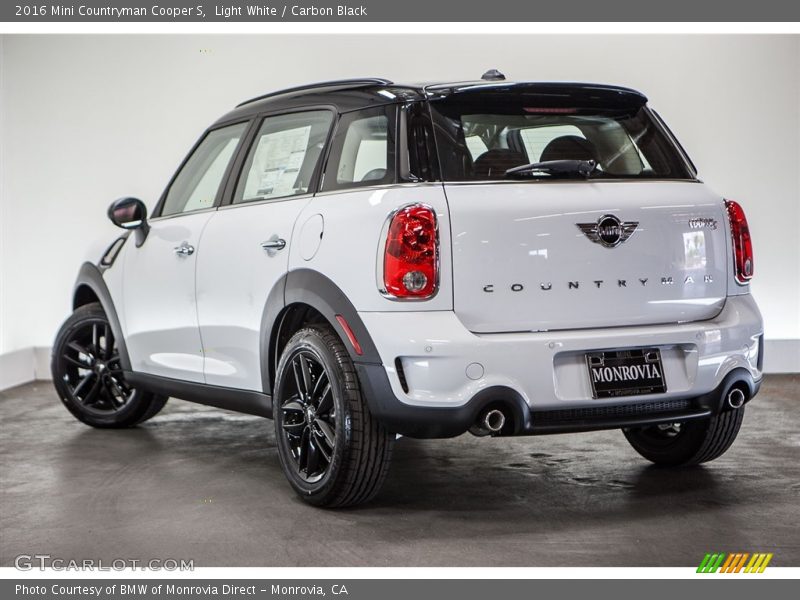 Light White / Carbon Black 2016 Mini Countryman Cooper S