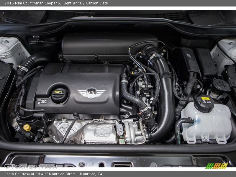 Light White / Carbon Black 2016 Mini Countryman Cooper S
