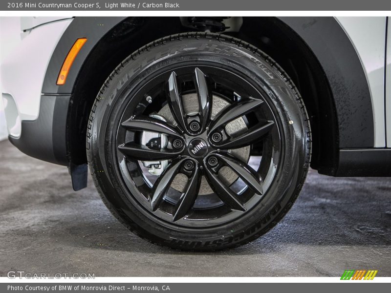 Light White / Carbon Black 2016 Mini Countryman Cooper S