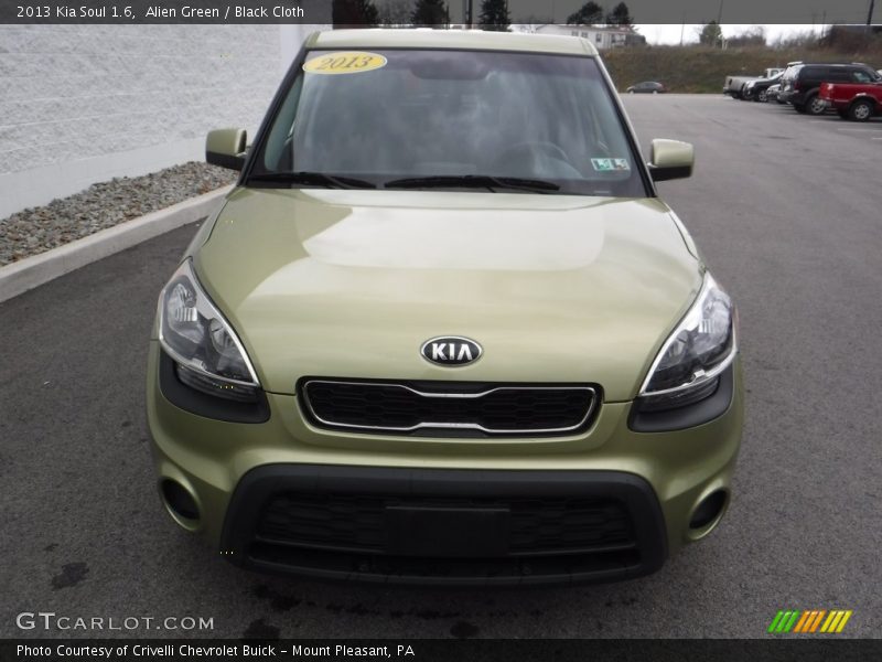 Alien Green / Black Cloth 2013 Kia Soul 1.6