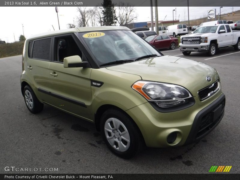 Alien Green / Black Cloth 2013 Kia Soul 1.6