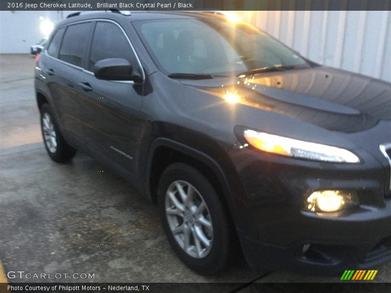 Brilliant Black Crystal Pearl / Black 2016 Jeep Cherokee Latitude
