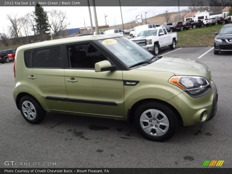 Alien Green / Black Cloth 2013 Kia Soul 1.6