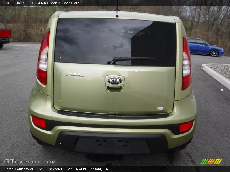Alien Green / Black Cloth 2013 Kia Soul 1.6