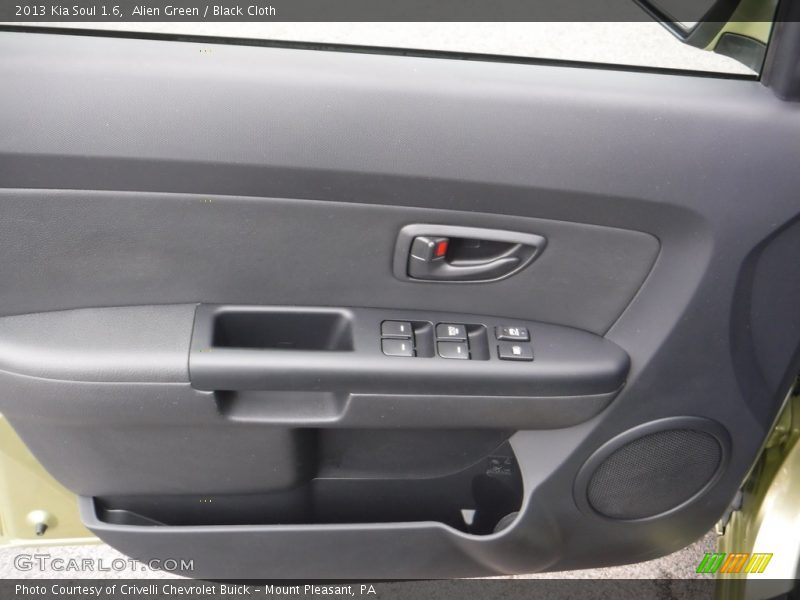 Alien Green / Black Cloth 2013 Kia Soul 1.6