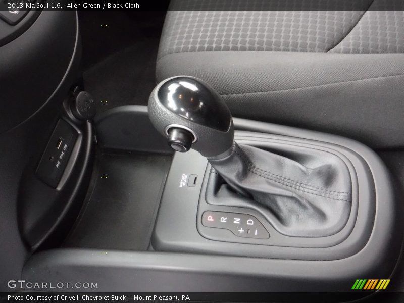 Alien Green / Black Cloth 2013 Kia Soul 1.6