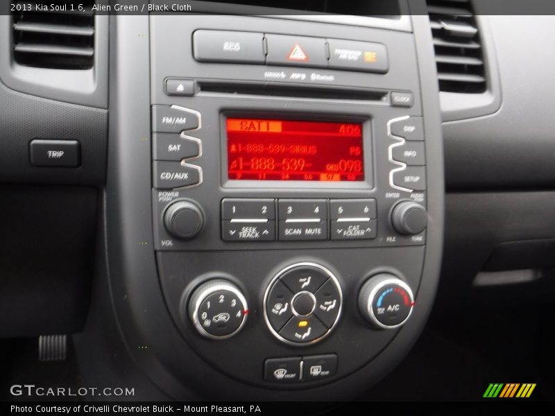 Alien Green / Black Cloth 2013 Kia Soul 1.6
