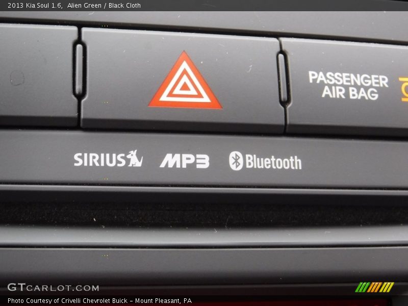 Alien Green / Black Cloth 2013 Kia Soul 1.6