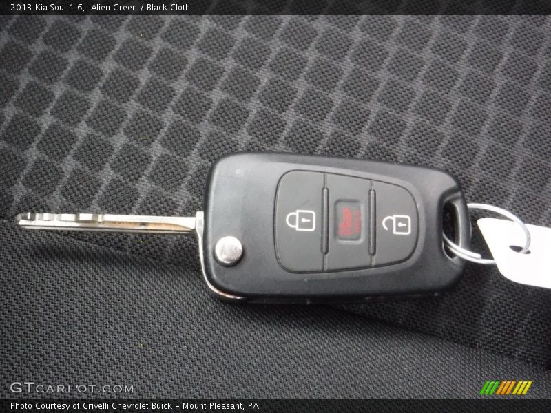 Alien Green / Black Cloth 2013 Kia Soul 1.6