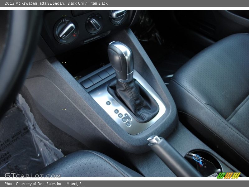 Black Uni / Titan Black 2013 Volkswagen Jetta SE Sedan