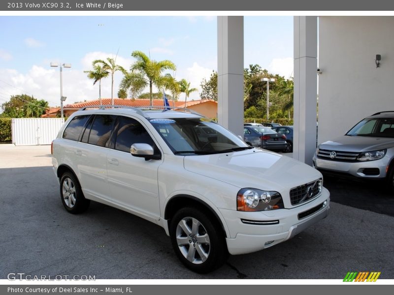 Ice White / Beige 2013 Volvo XC90 3.2