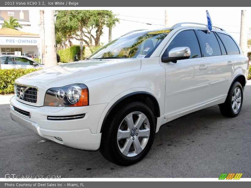 Ice White / Beige 2013 Volvo XC90 3.2