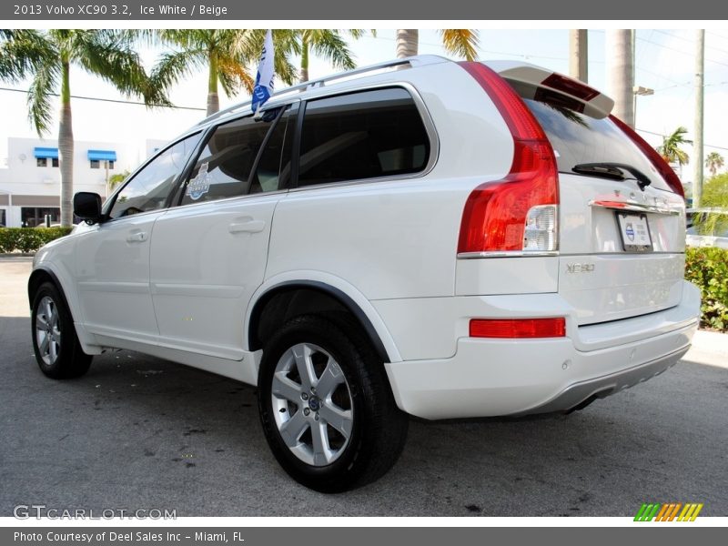 Ice White / Beige 2013 Volvo XC90 3.2