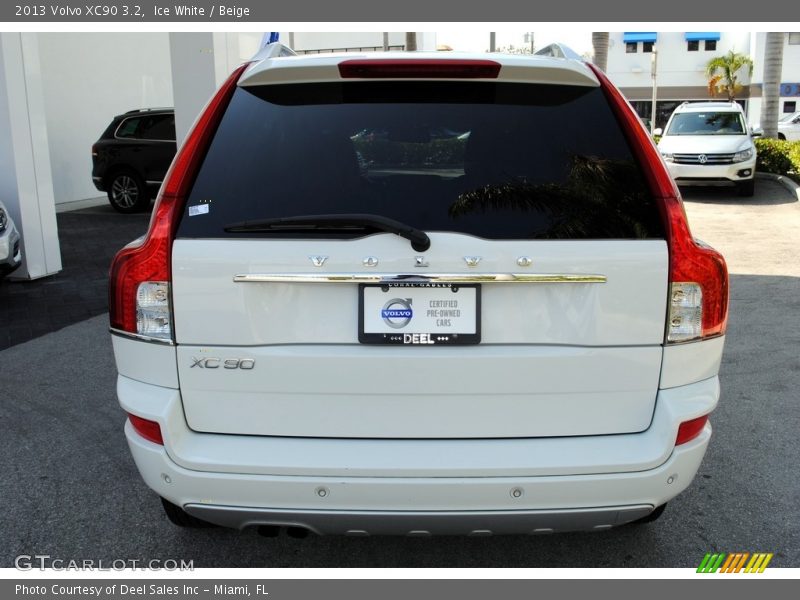 Ice White / Beige 2013 Volvo XC90 3.2