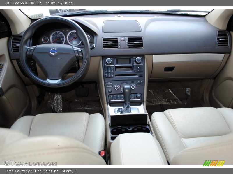 Ice White / Beige 2013 Volvo XC90 3.2