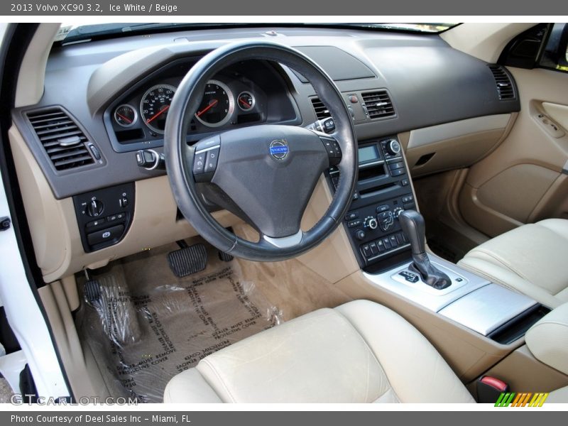 Ice White / Beige 2013 Volvo XC90 3.2