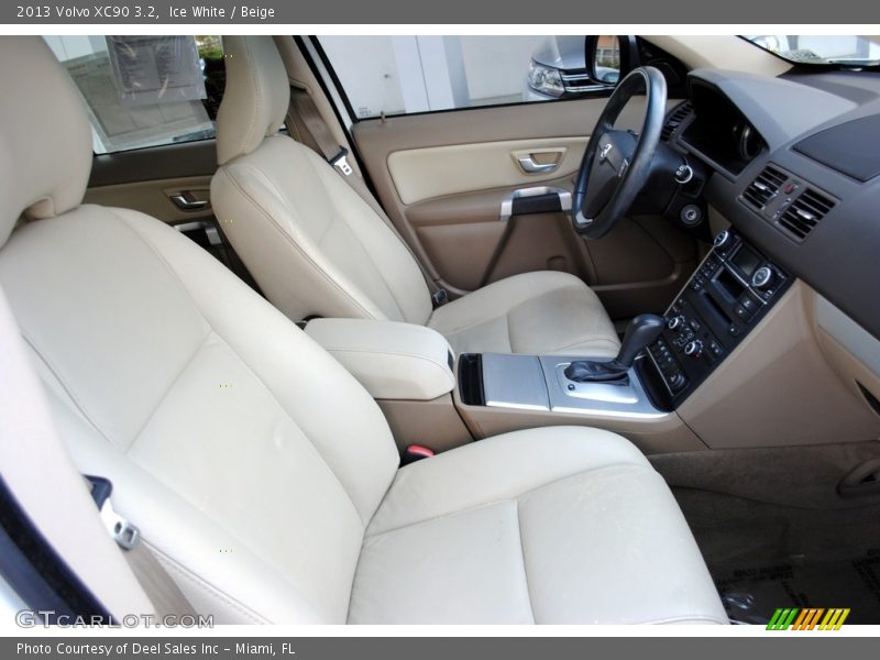 Ice White / Beige 2013 Volvo XC90 3.2