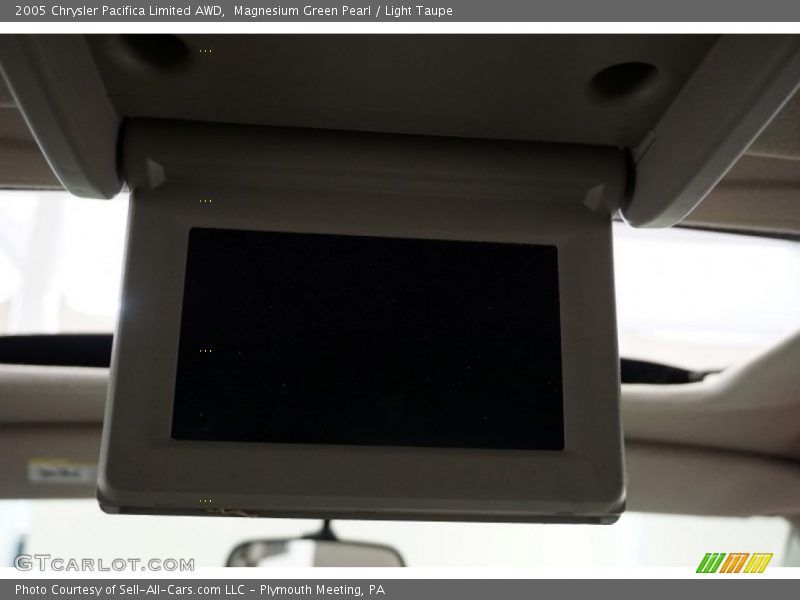 Magnesium Green Pearl / Light Taupe 2005 Chrysler Pacifica Limited AWD