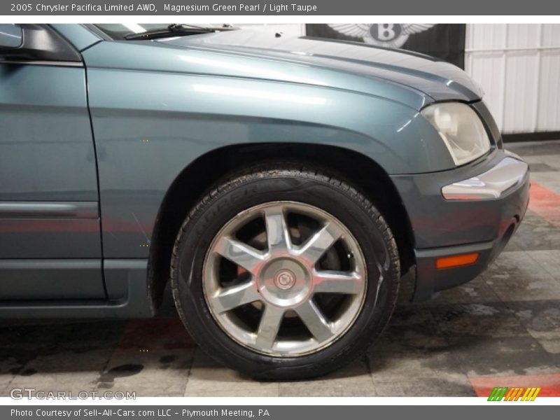 Magnesium Green Pearl / Light Taupe 2005 Chrysler Pacifica Limited AWD