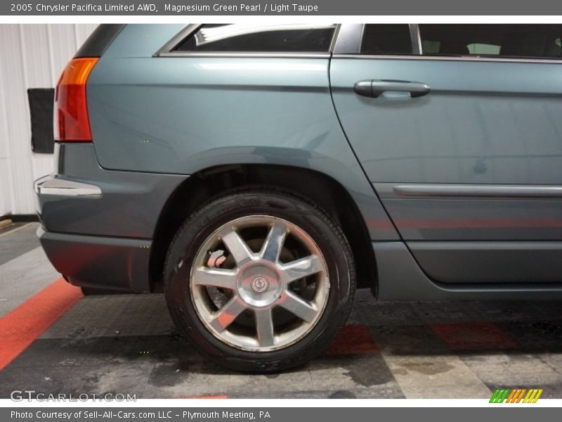 Magnesium Green Pearl / Light Taupe 2005 Chrysler Pacifica Limited AWD