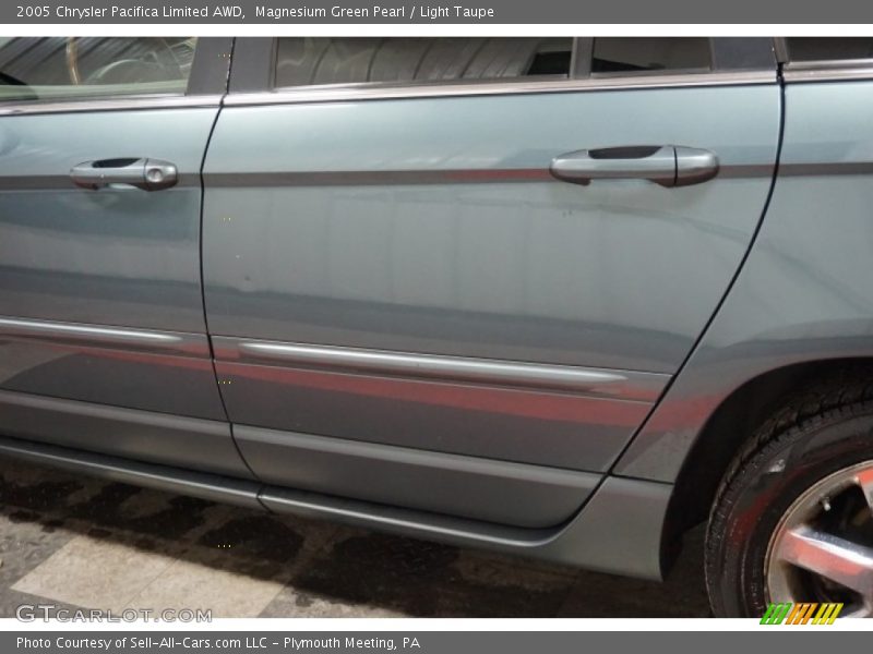 Magnesium Green Pearl / Light Taupe 2005 Chrysler Pacifica Limited AWD