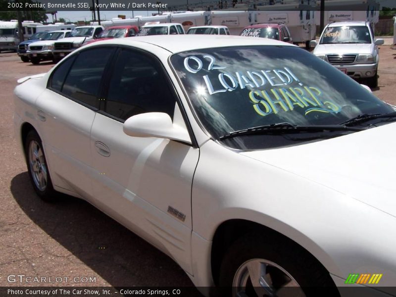 Ivory White / Dark Pewter 2002 Pontiac Bonneville SSEi