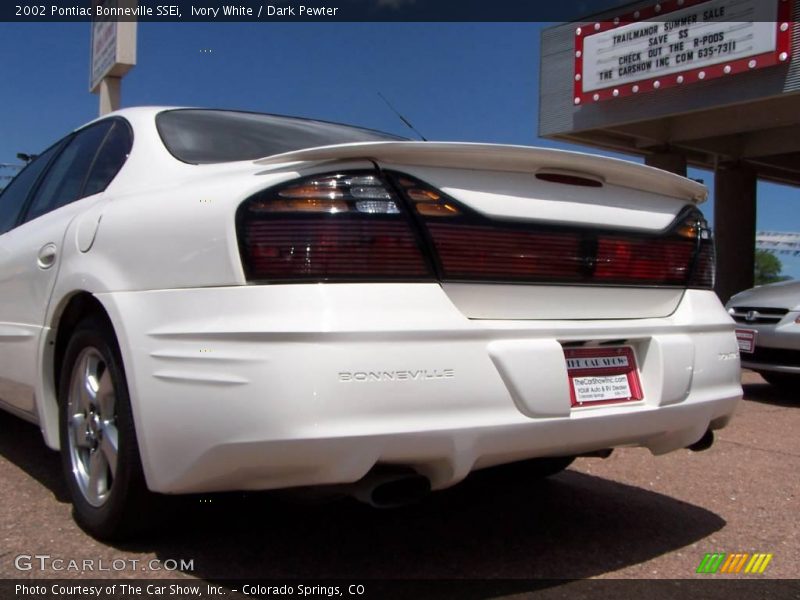 Ivory White / Dark Pewter 2002 Pontiac Bonneville SSEi