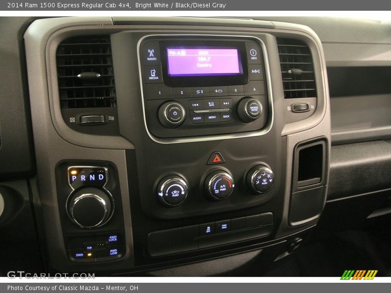 Bright White / Black/Diesel Gray 2014 Ram 1500 Express Regular Cab 4x4
