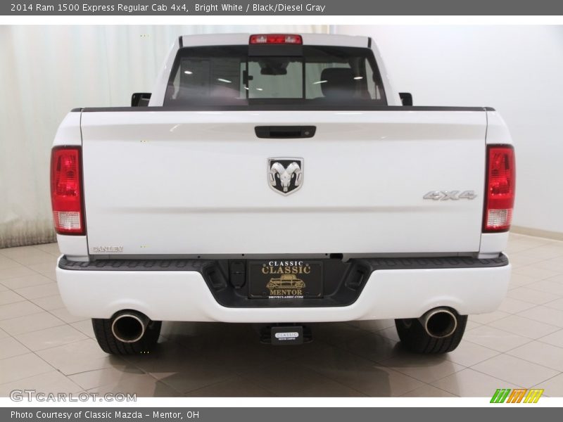 Bright White / Black/Diesel Gray 2014 Ram 1500 Express Regular Cab 4x4