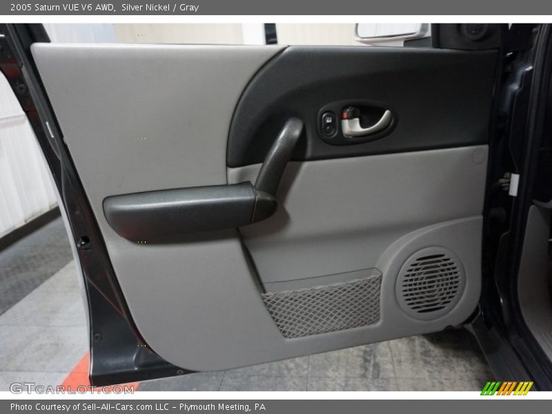 Silver Nickel / Gray 2005 Saturn VUE V6 AWD