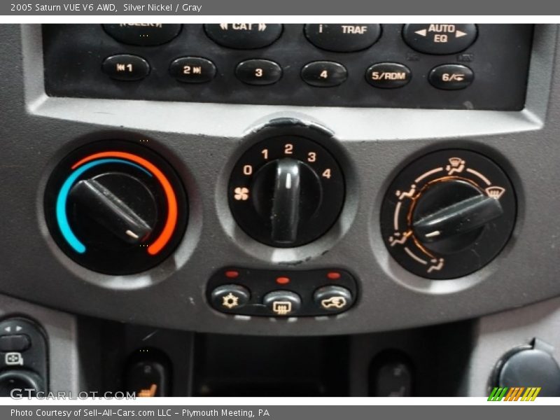 Silver Nickel / Gray 2005 Saturn VUE V6 AWD