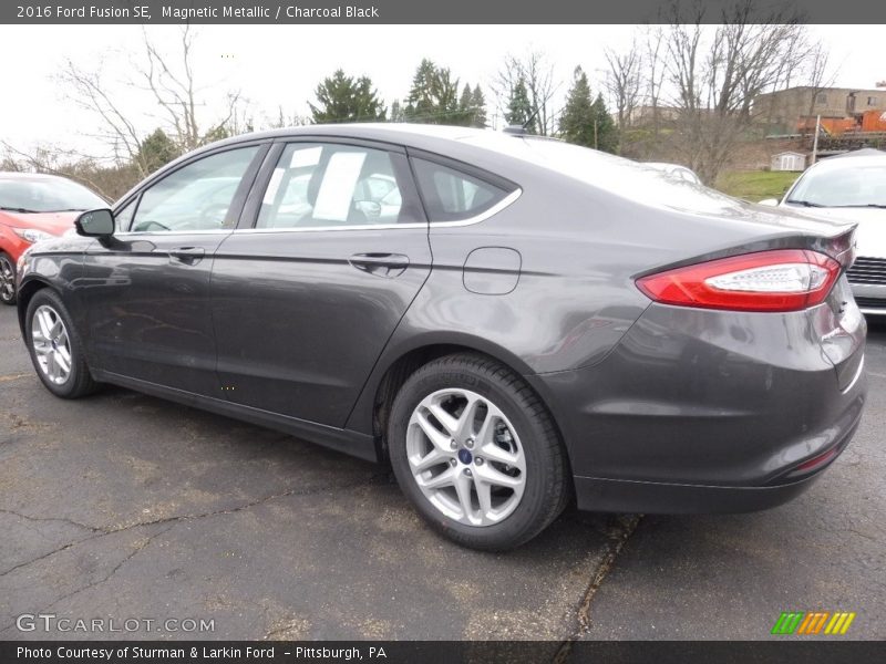 Magnetic Metallic / Charcoal Black 2016 Ford Fusion SE