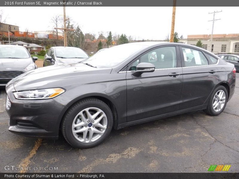 Magnetic Metallic / Charcoal Black 2016 Ford Fusion SE