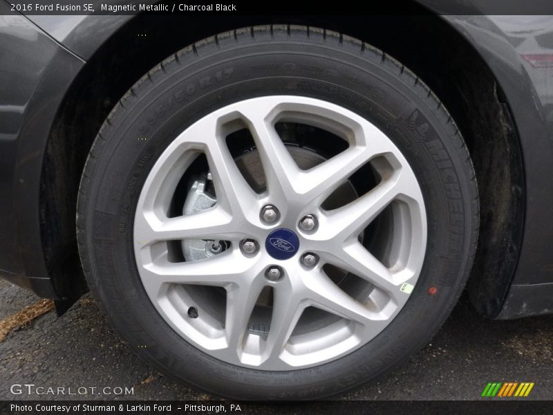 Magnetic Metallic / Charcoal Black 2016 Ford Fusion SE