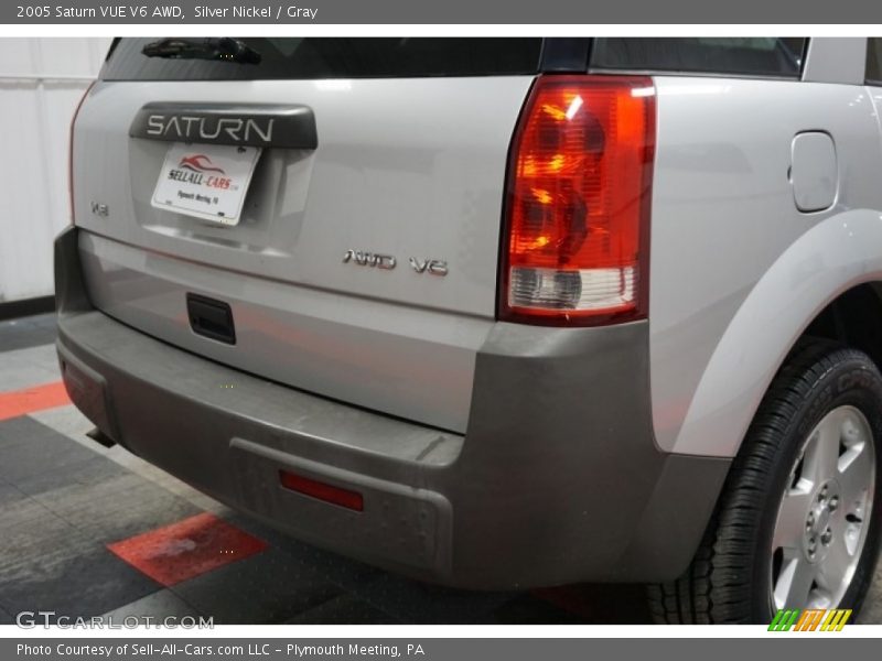 Silver Nickel / Gray 2005 Saturn VUE V6 AWD